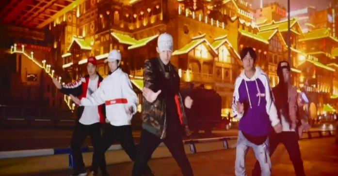 这支男子街舞组合让重庆地标走红抖音百万粉丝为他们打CALL-新重庆客户端
